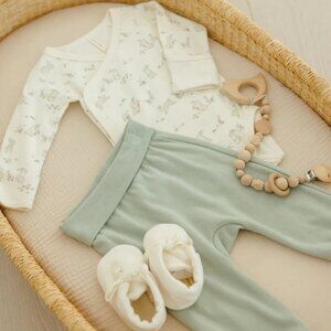 NWT - Quincy Mae ORGANIC Bunnies set 0-3M